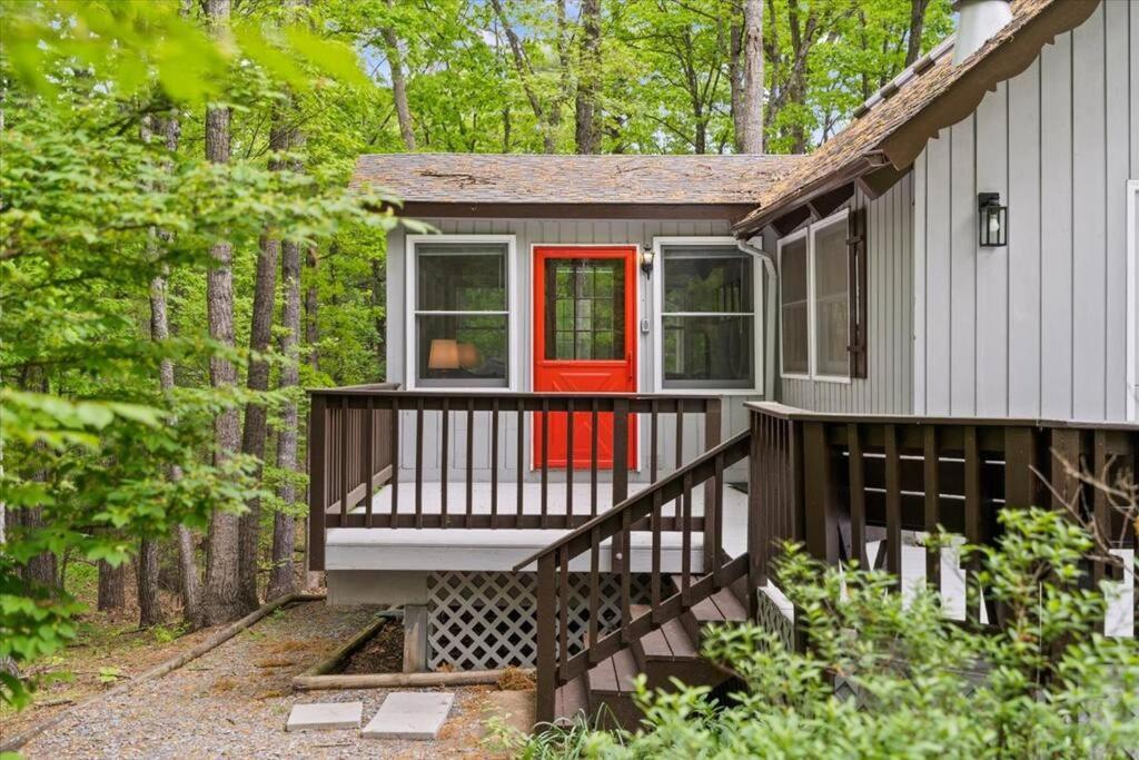 The Gingerbread House: 4 Bedroom Chalet, W/ Sunroom/Deck, Sleeps 12, Modern Amenities McGaheysville Экстерьер фото