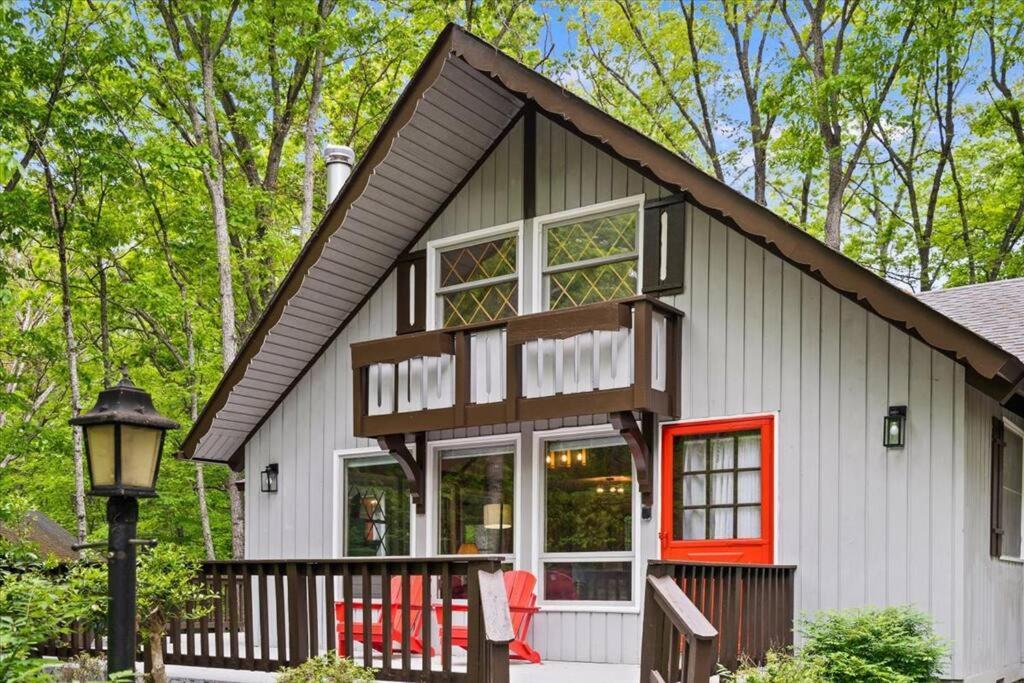 The Gingerbread House: 4 Bedroom Chalet, W/ Sunroom/Deck, Sleeps 12, Modern Amenities McGaheysville Экстерьер фото