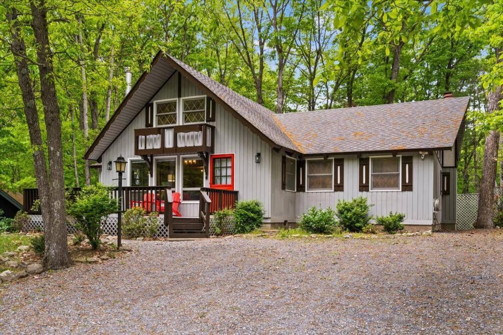 The Gingerbread House: 4 Bedroom Chalet, W/ Sunroom/Deck, Sleeps 12, Modern Amenities McGaheysville Экстерьер фото