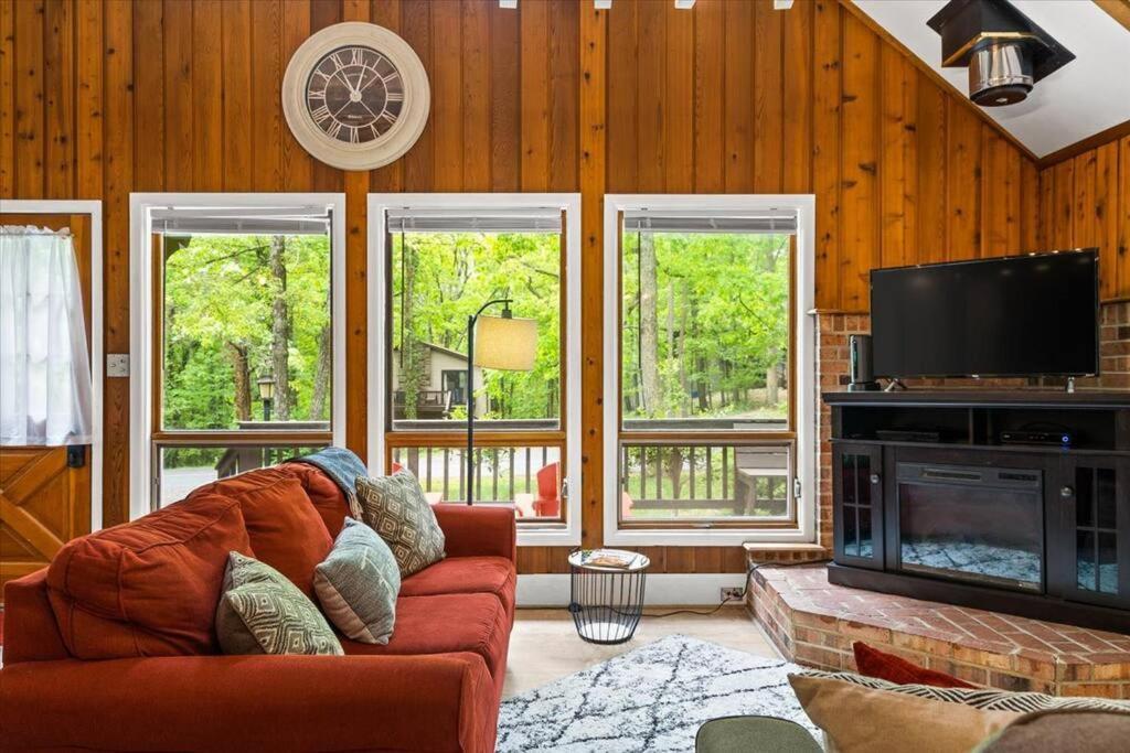 The Gingerbread House: 4 Bedroom Chalet, W/ Sunroom/Deck, Sleeps 12, Modern Amenities McGaheysville Экстерьер фото