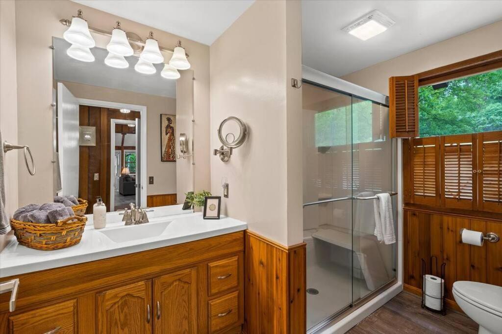 The Gingerbread House: 4 Bedroom Chalet, W/ Sunroom/Deck, Sleeps 12, Modern Amenities McGaheysville Экстерьер фото